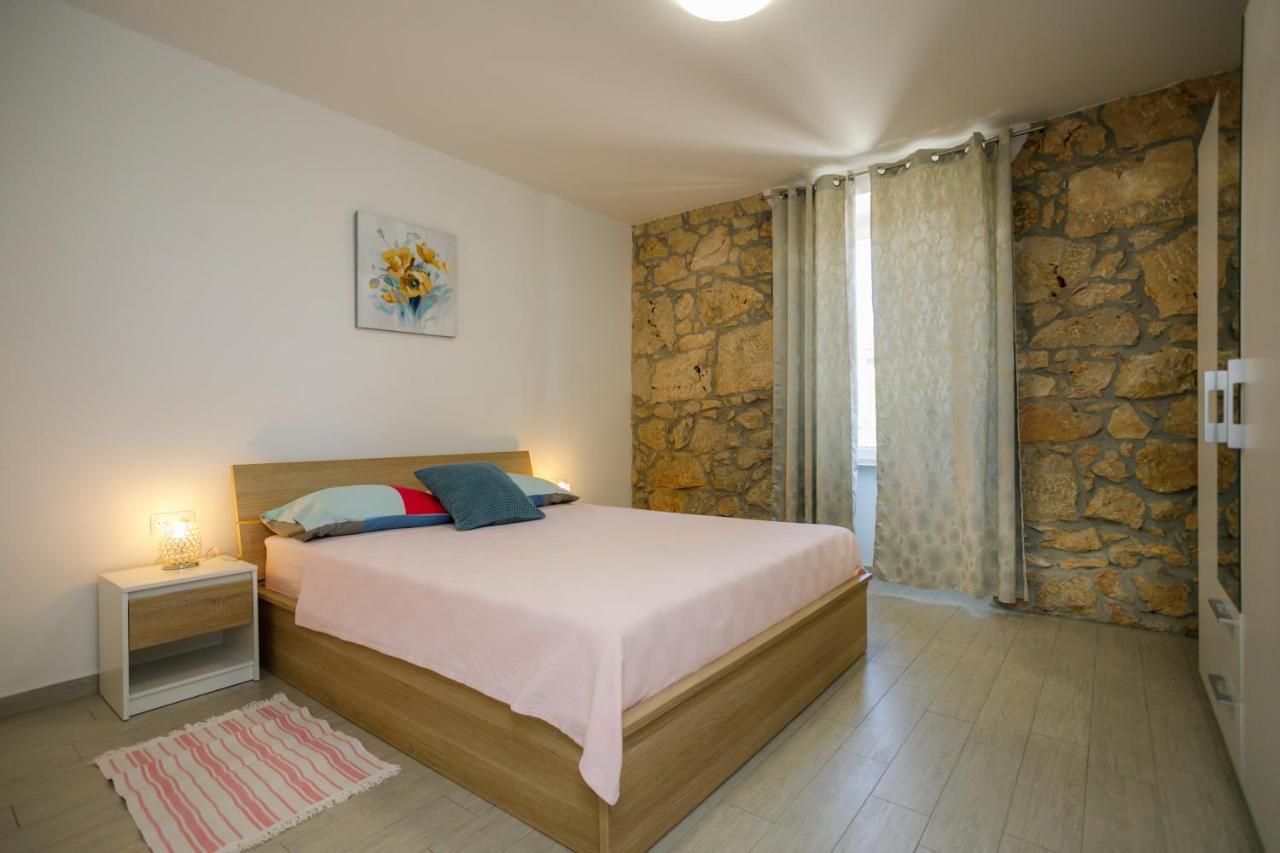 Oliva Apartment Vrbnik Luaran gambar