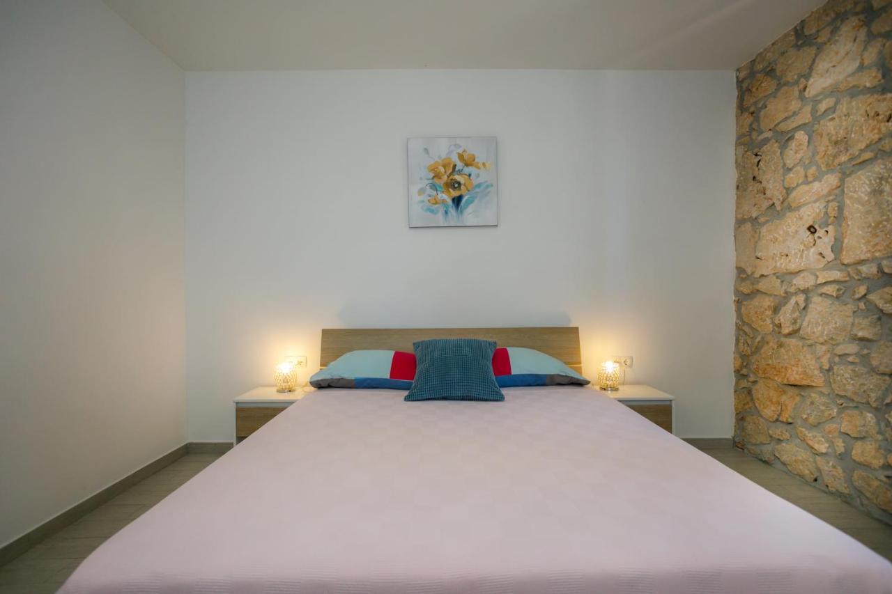 Oliva Apartment Vrbnik Luaran gambar