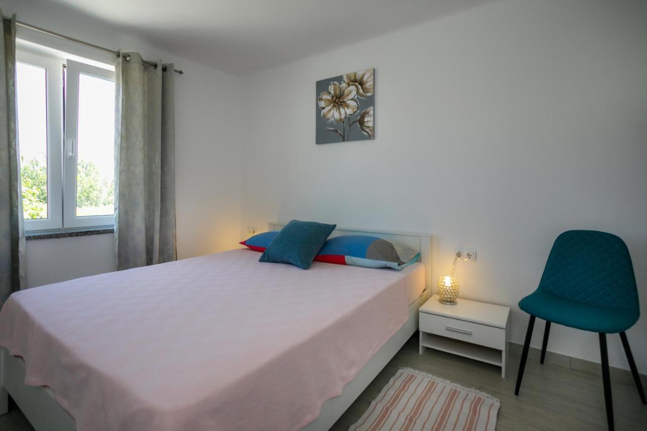 Oliva Apartment Vrbnik Luaran gambar