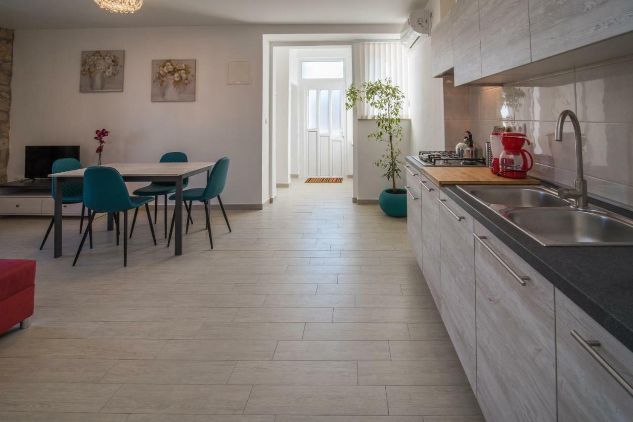 Oliva Apartment Vrbnik Luaran gambar